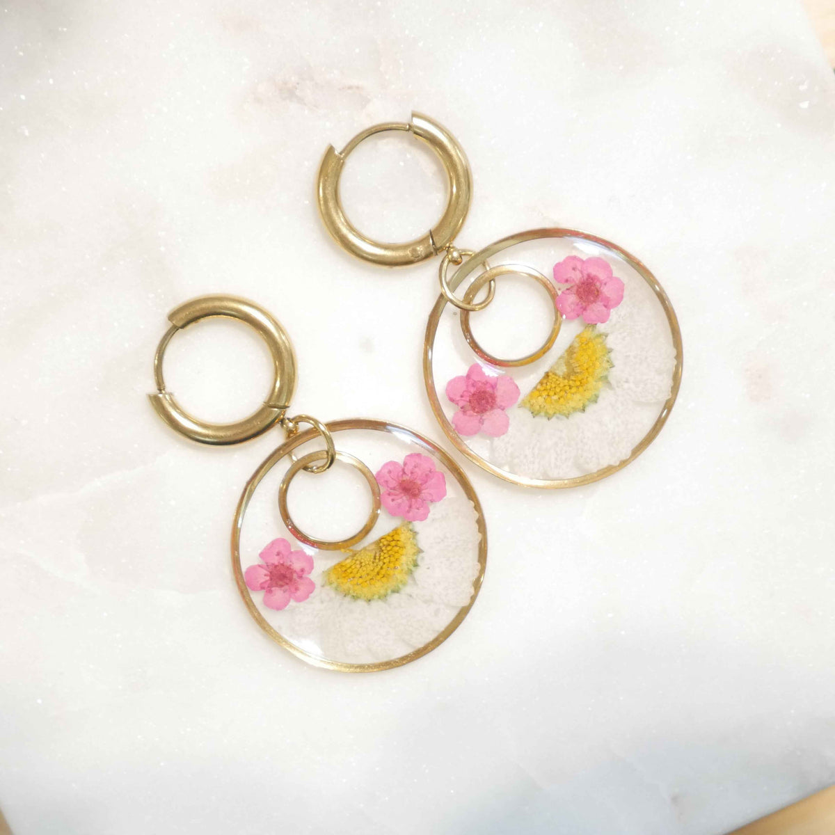 Boucles d'oreilles Thalia blanc et fushia - rond - (XL)