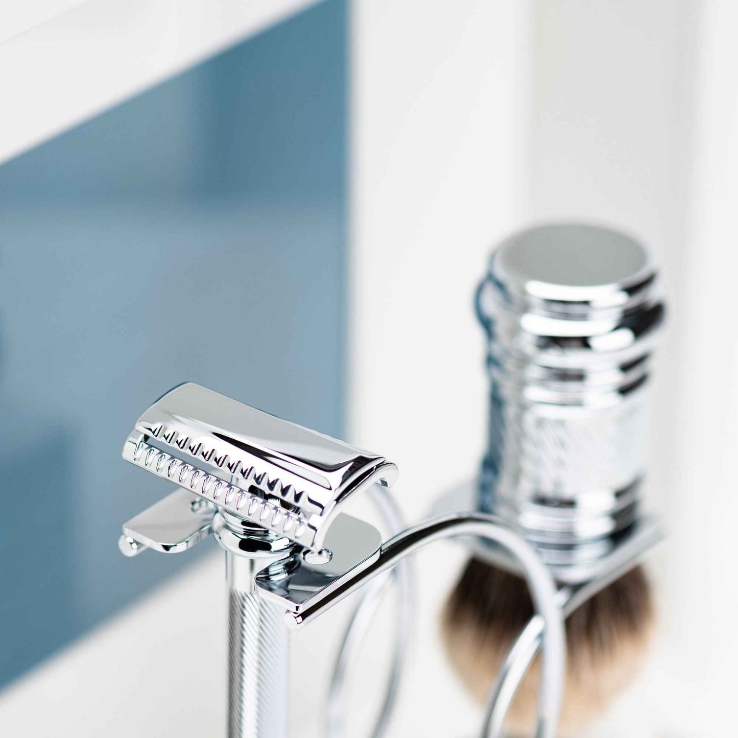 Merkur Shaving Set with MK-39001 Razor, Silver Tip Badger Brush and Curved 3-piece Stand, Chrome