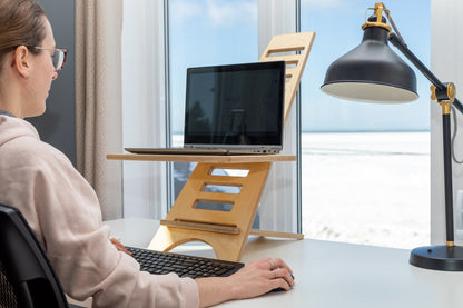 Holz-Sitz-Steh-Arbeitsplatz