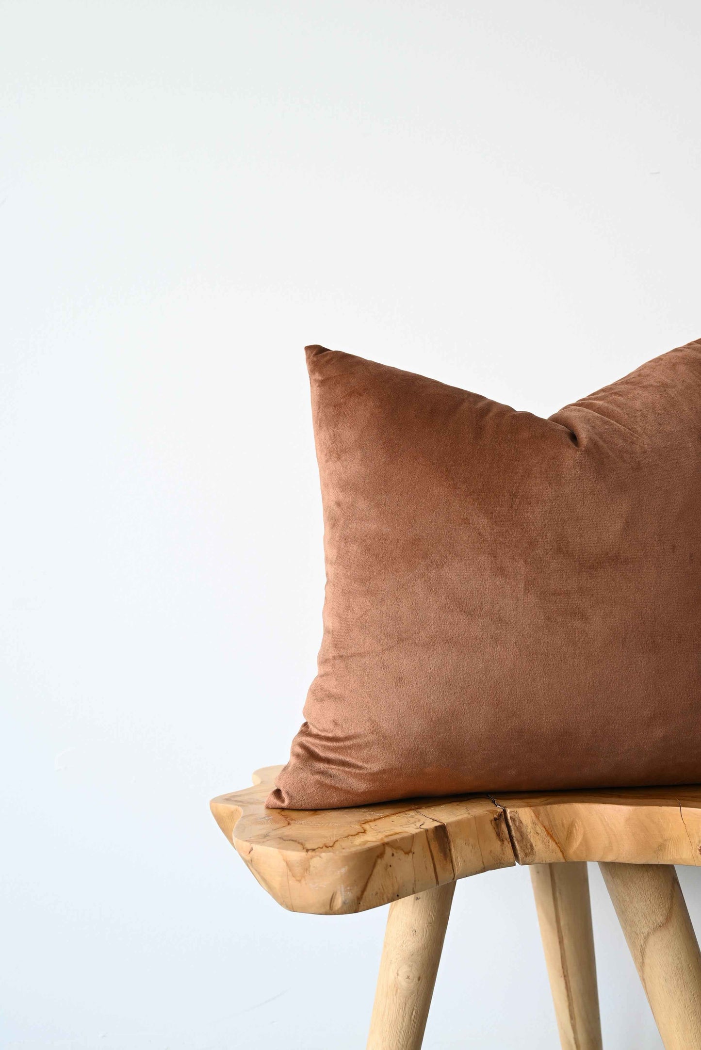 VELVET - FAWN 18"