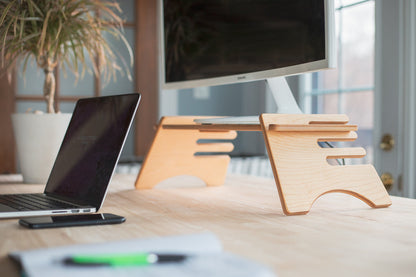 Holzständer für Computermonitor