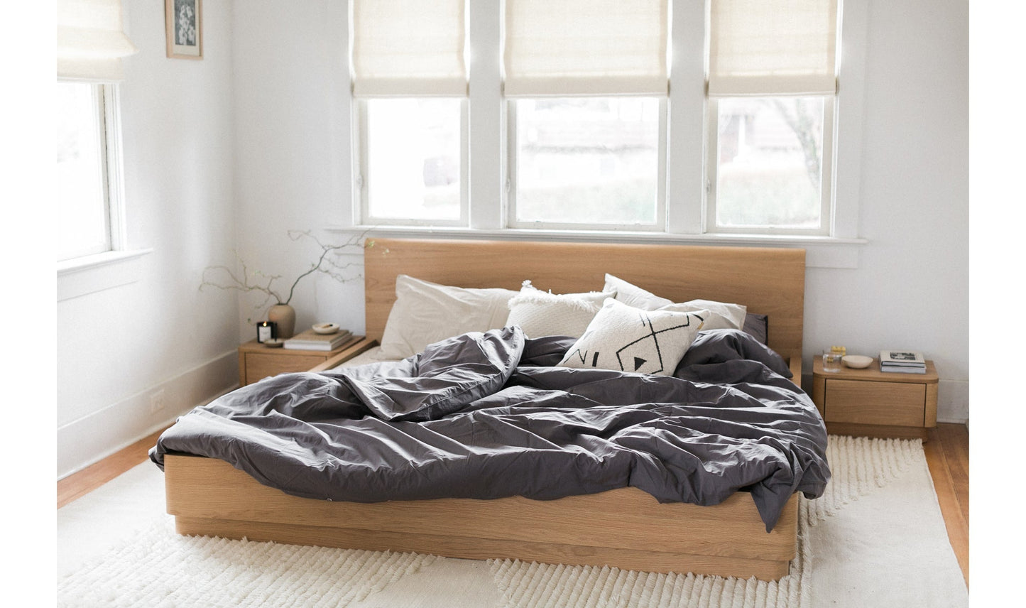 Alfred Round Bedroom Set