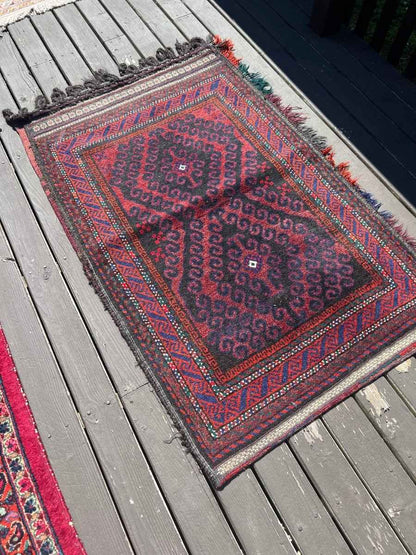 Antique Baluch Saddlebag | 2' 7" x 3' 11"