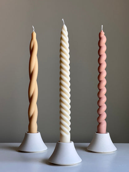 Runder Kerzenständer aus Jesmonit: Minimalistische Tischdekoration