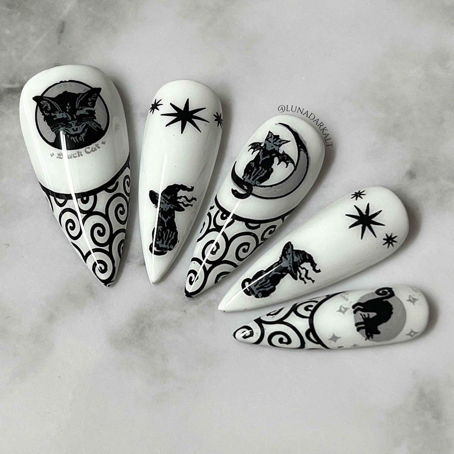 Witches Familiar