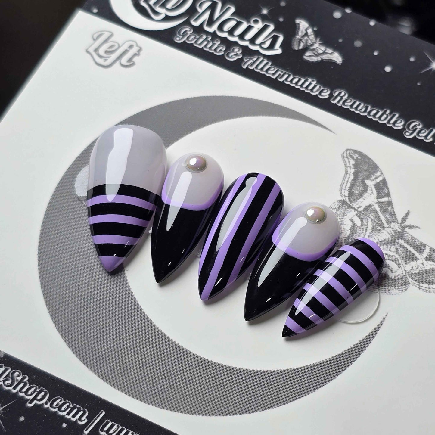Twisted Stripes Press On Nails