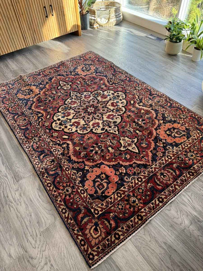 Persian Bakhtiar Rug | 4' 7" x 6' 9"