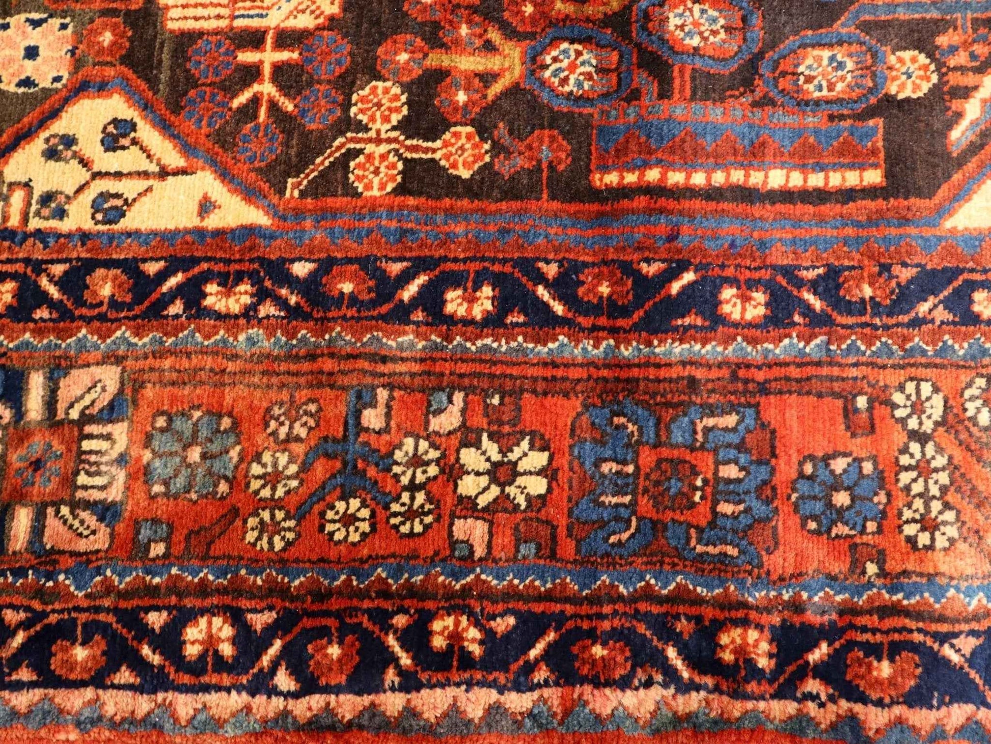 Persian Nahavand Rug | 5' 5” x 9' 7"