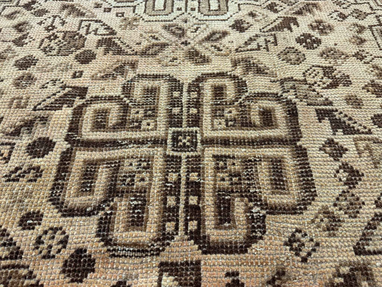 Persian Shiraz Rug | 5' 5” x 7' 11"