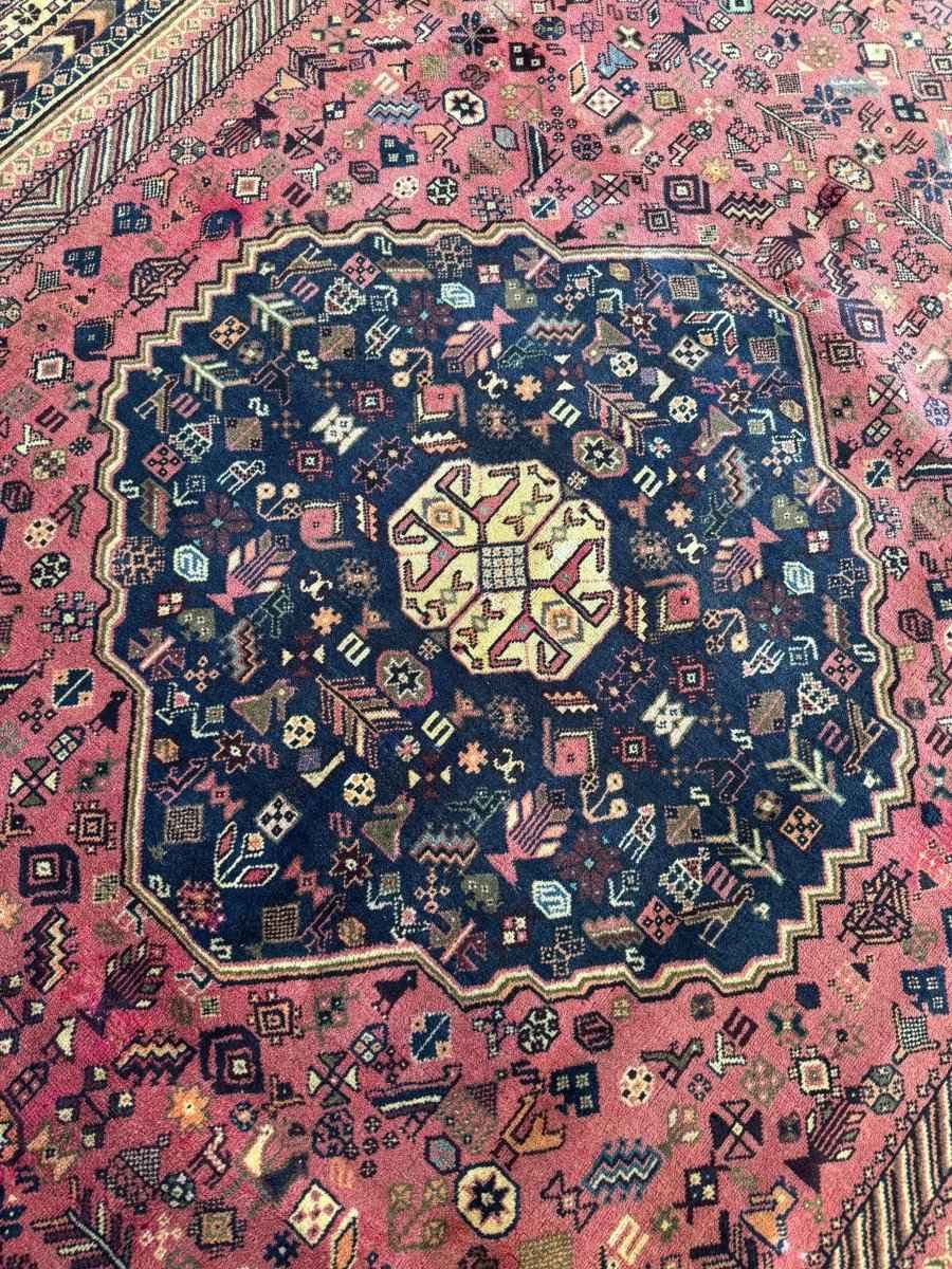 Persian Shiraz Rug | 6' 8" x 10' 1"