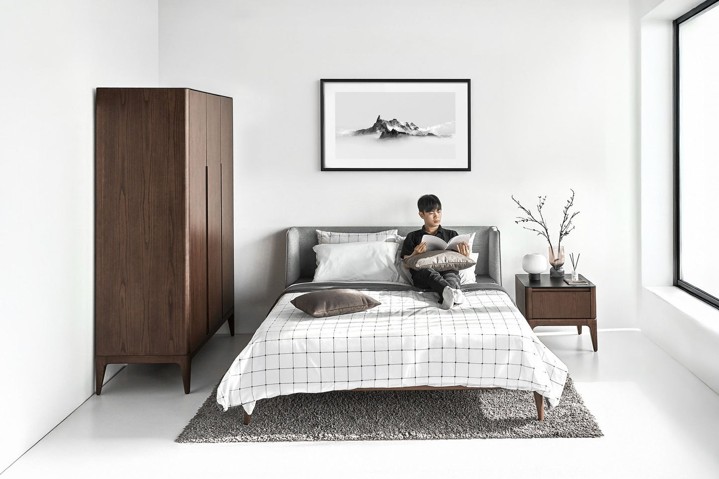 Nachttisch Scarlet Modern aus Eschenholz