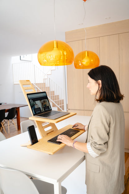 Holz-Sitz-Steh-Arbeitsplatz