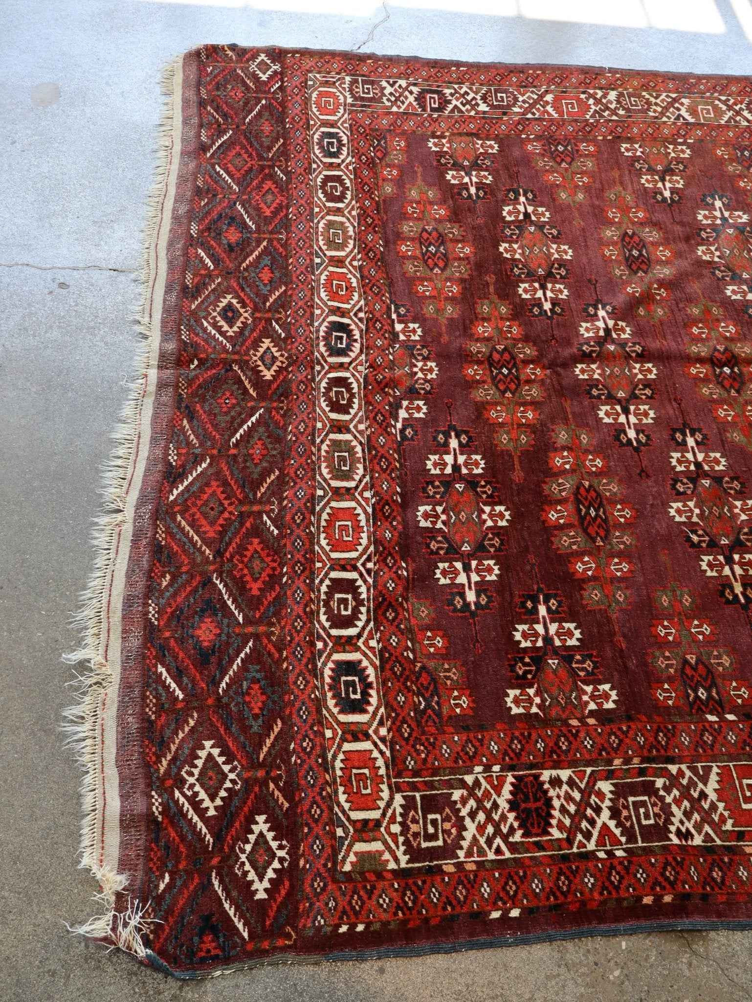 Turkmen Yomut Rug | 6' 10" x 10' 7"